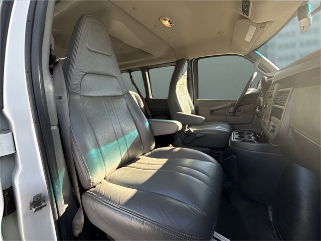 2022 Chevrolet Express 2500 LS Passenger