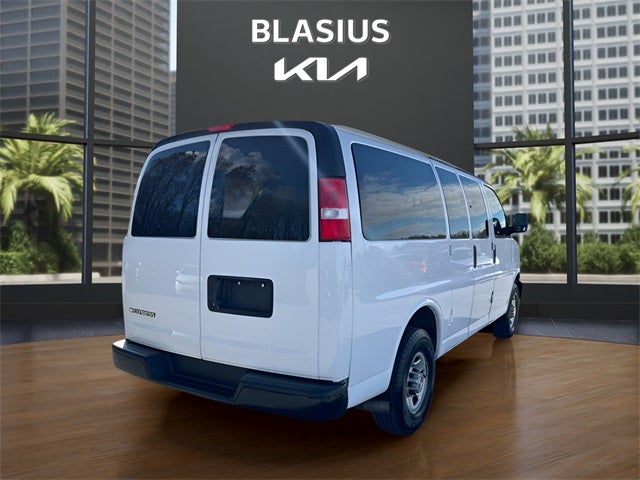 2022 Chevrolet Express 2500 LS Passenger