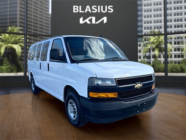 2022 Chevrolet Express 2500 LS Passenger