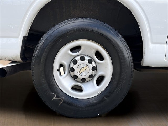 2022 Chevrolet Express 2500 LS Passenger