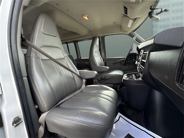 2022 Chevrolet Express 2500 LS Passenger