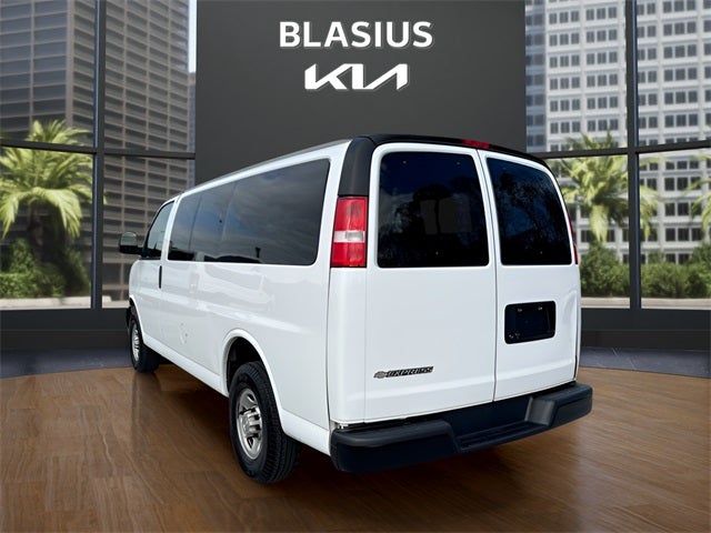 2022 Chevrolet Express 2500 LS Passenger