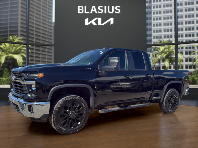 2025 Chevrolet Silverado HD LT 4WD Double Cab Standard Box's photo