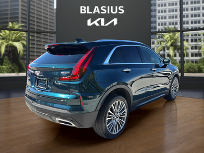 2024 Cadillac XT4 Premium Luxury