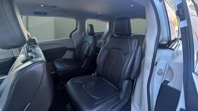 2024 Chrysler Pacifica Hybrid Select