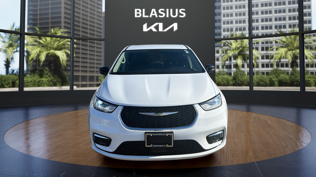 2024 Chrysler Pacifica Hybrid Select