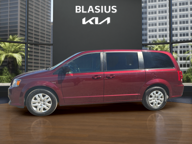 Used 2018 Dodge Grand Caravan SE with VIN 2C4RDGBG8JR304456 for sale in Watertown, CT