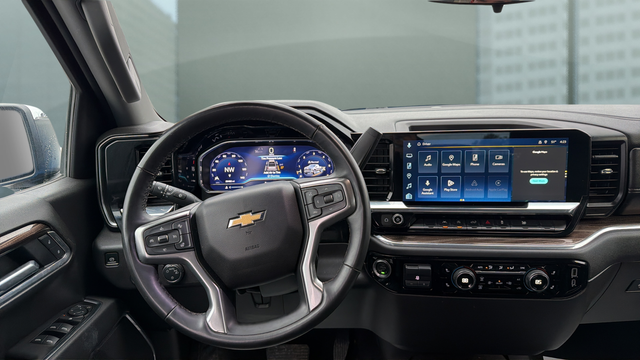 2025 Chevrolet Silverado 1500 LT LT1