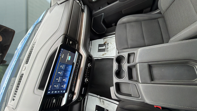 2025 Chevrolet Silverado 1500 LT LT1