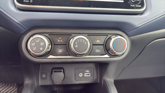 2024 Nissan Versa 1.6 SV