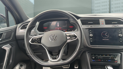 2024 Volkswagen Tiguan 2.0T SE R-Line Black