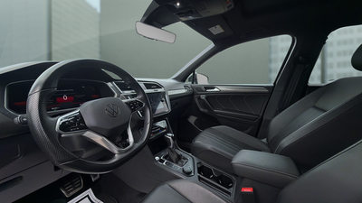 2024 Volkswagen Tiguan 2.0T SE R-Line Black