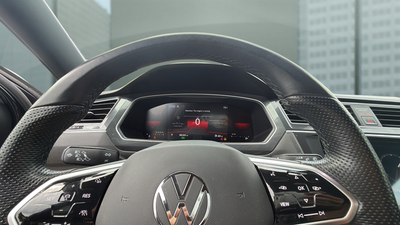2024 Volkswagen Tiguan 2.0T SE R-Line Black