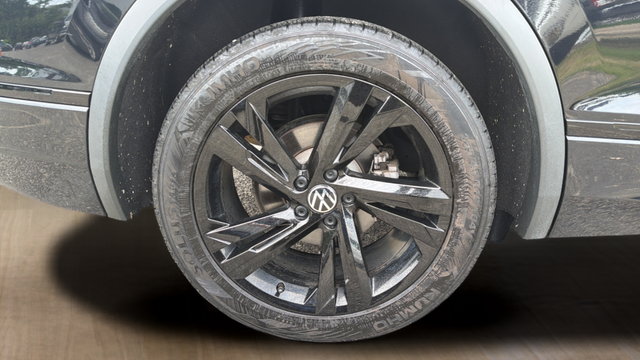 2024 Volkswagen Tiguan 2.0T SE R-Line Black