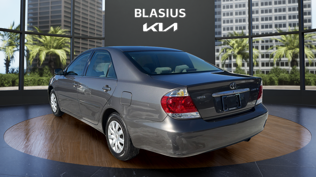 2005 Toyota Camry LE