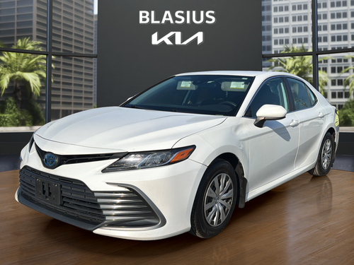 2022 Toyota Camry Hybrid LE