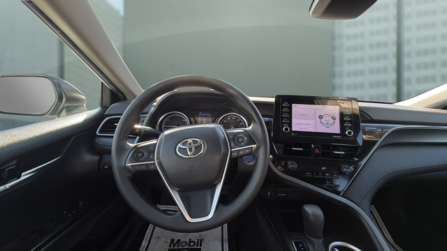 2022 Toyota Camry Hybrid LE