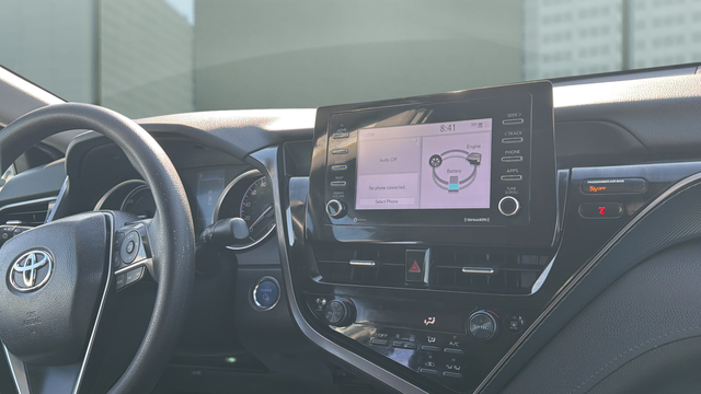 2022 Toyota Camry Hybrid LE