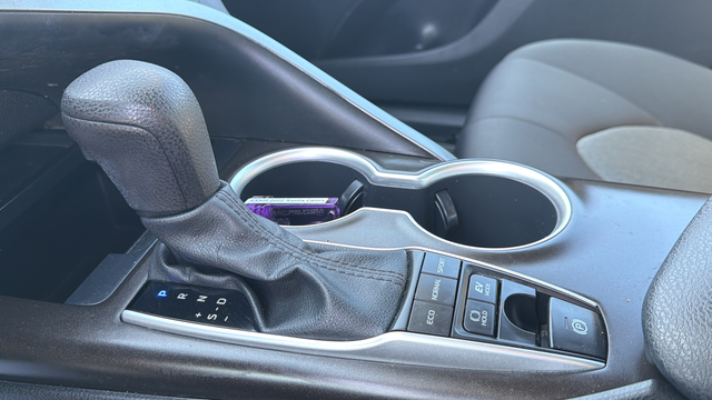 2022 Toyota Camry Hybrid LE