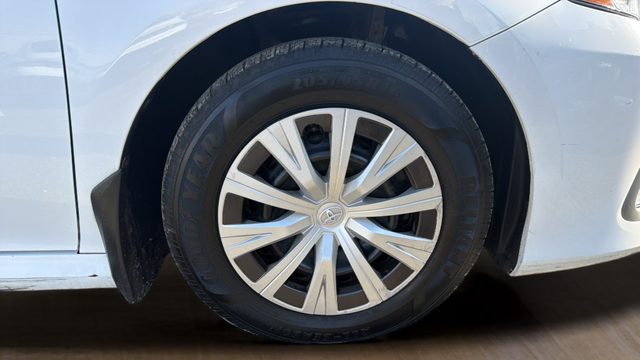 2022 Toyota Camry Hybrid LE