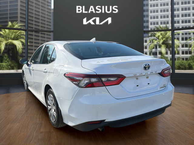 2022 Toyota Camry Hybrid LE