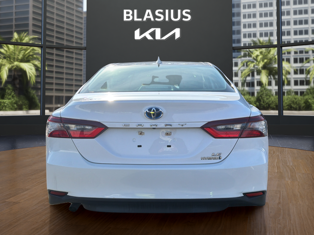 2022 Toyota Camry Hybrid LE