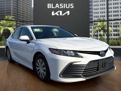 2022 Toyota Camry Hybrid LE