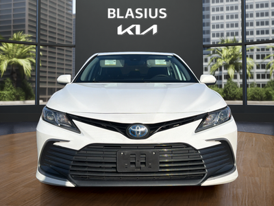 2022 Toyota Camry Hybrid LE