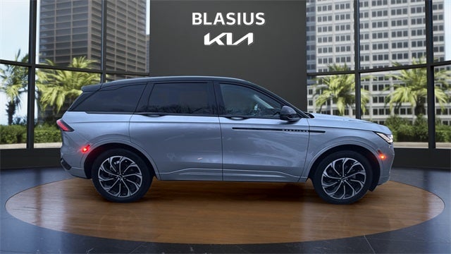 2024 Lincoln Nautilus Reserve