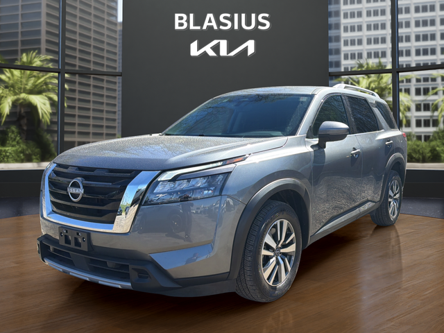 2025 Nissan Pathfinder SL 4WD's photo