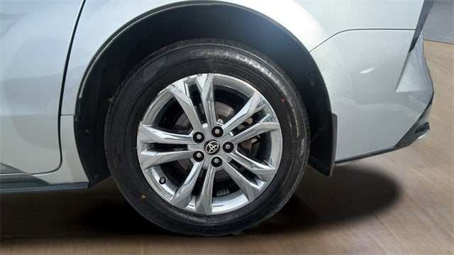 2022 Toyota Sienna XSE 7 Passenger