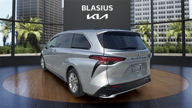 2022 Toyota Sienna XSE 7 Passenger