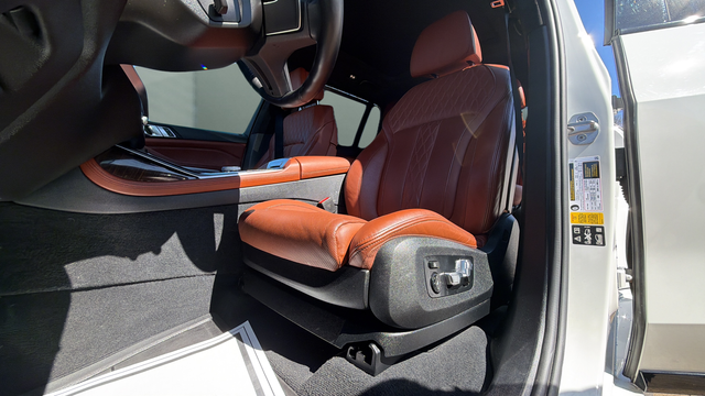 2023 BMW X7 xDrive40i