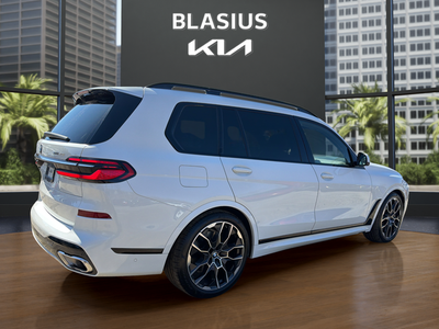 2023 BMW X7 xDrive40i