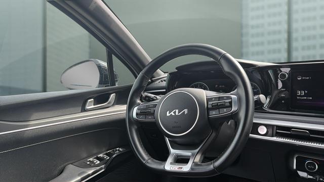 2022 Kia K5 GT-Line