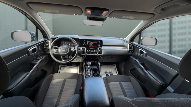 2023 Kia Sorento LX