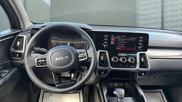 2023 Kia Sorento LX