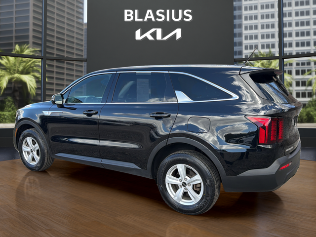 2023 Kia Sorento LX