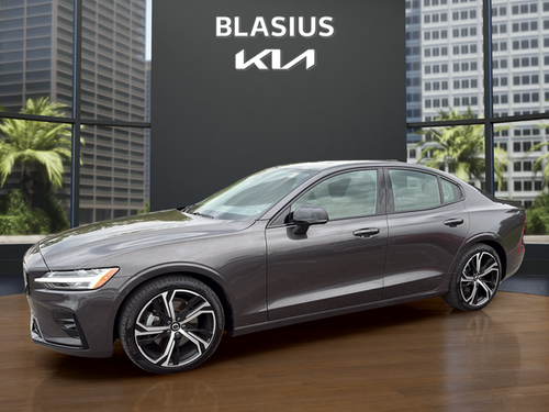 2024 Volvo S60 B5 Plus Dark Theme