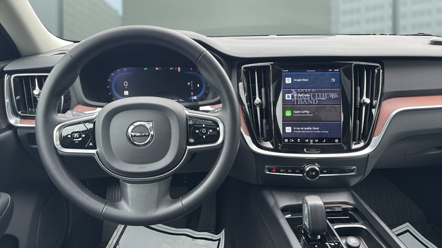 2024 Volvo S60 B5 Plus Dark Theme