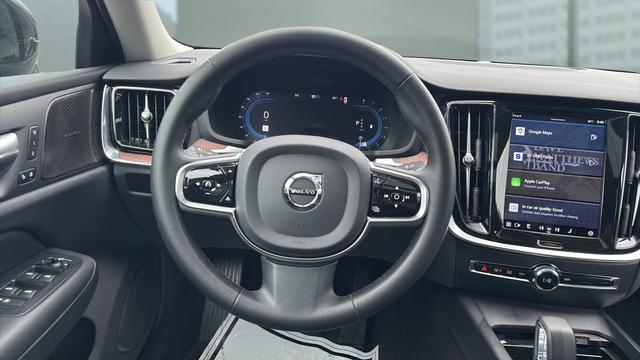 2024 Volvo S60 B5 Plus Dark Theme