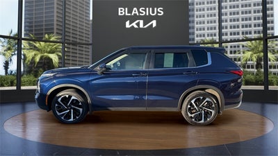 2023 Mitsubishi Outlander SE