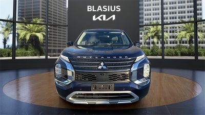 2023 Mitsubishi Outlander SE