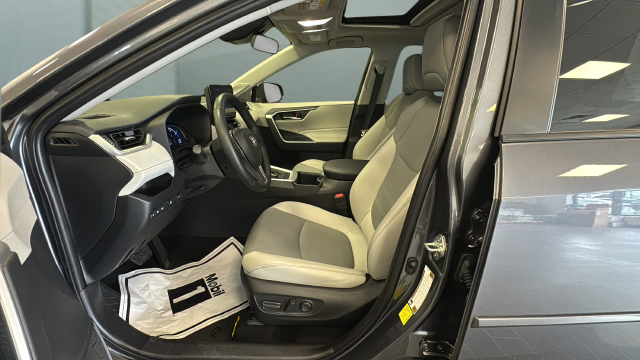 2025 Toyota RAV4 Hybrid XLE Premium