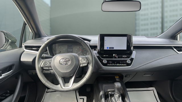 2024 Toyota Corolla Hatchback SE