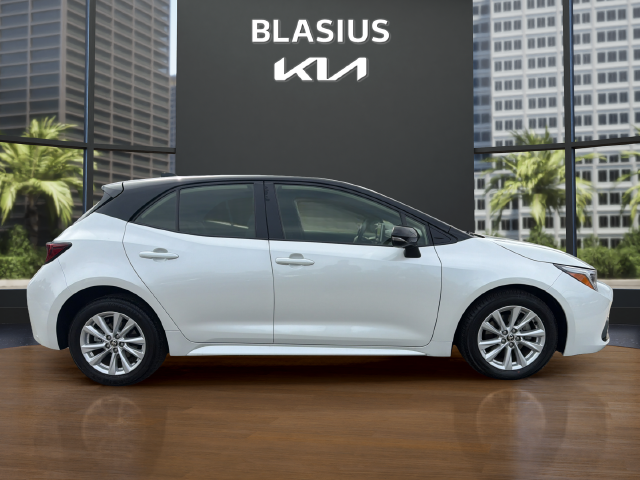 2024 Toyota Corolla Hatchback SE