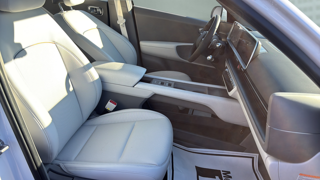 2024 Hyundai IONIQ 6 SEL