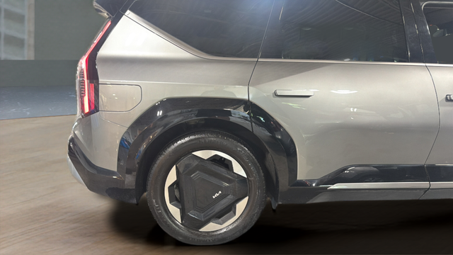 2024 Kia EV9 Land
