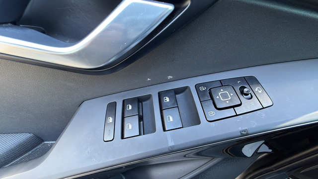 2024 Kia Niro EX Touring