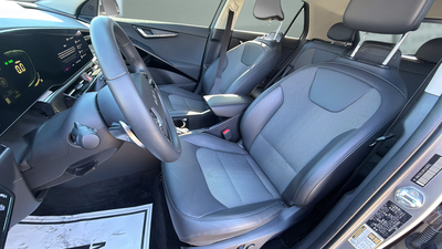 2024 Kia Niro EX Touring